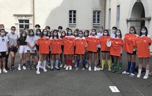 Les kits UNSS remis à Pau et Oloron